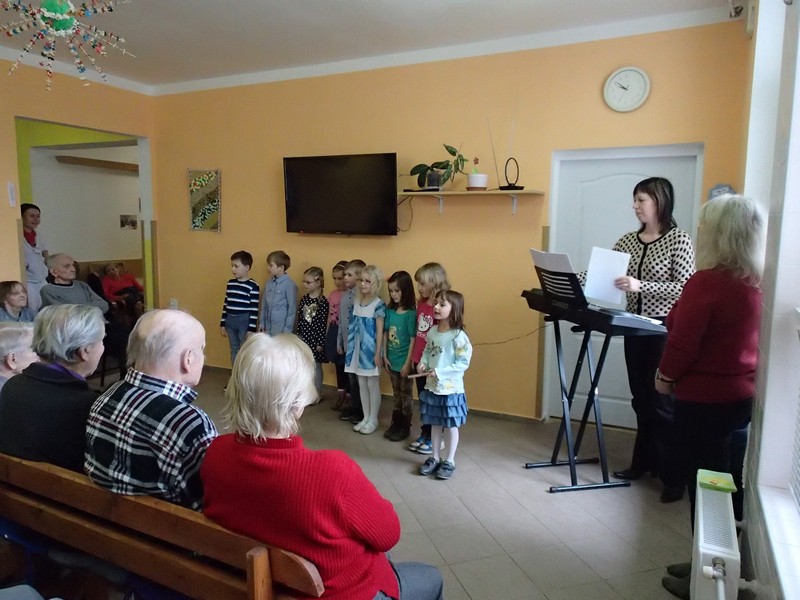 Vystoupení dětí z MŠ Protivín – 30.3.2015 - P3300572